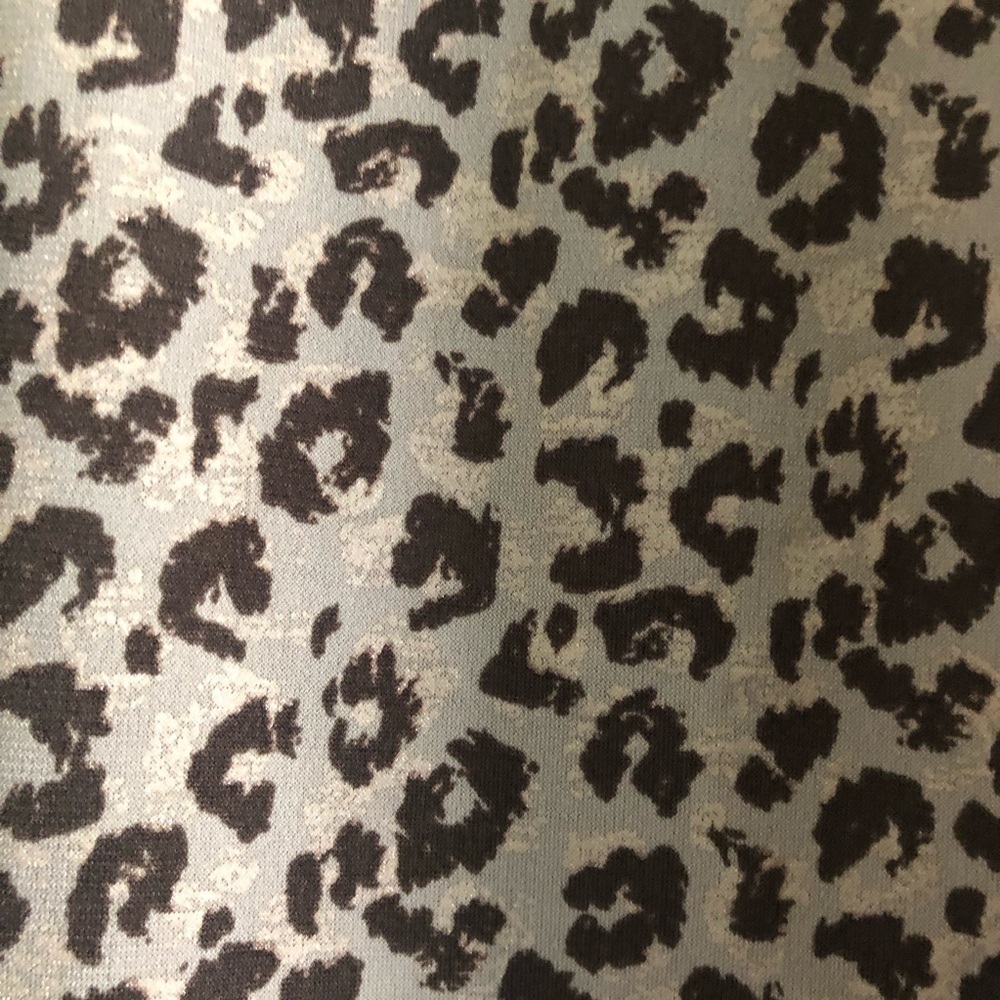 CHICO'S Travelers Leopard Animal Print Ruffle Top Sleeveless Shirt Size 2 - Picture 3 of 6
